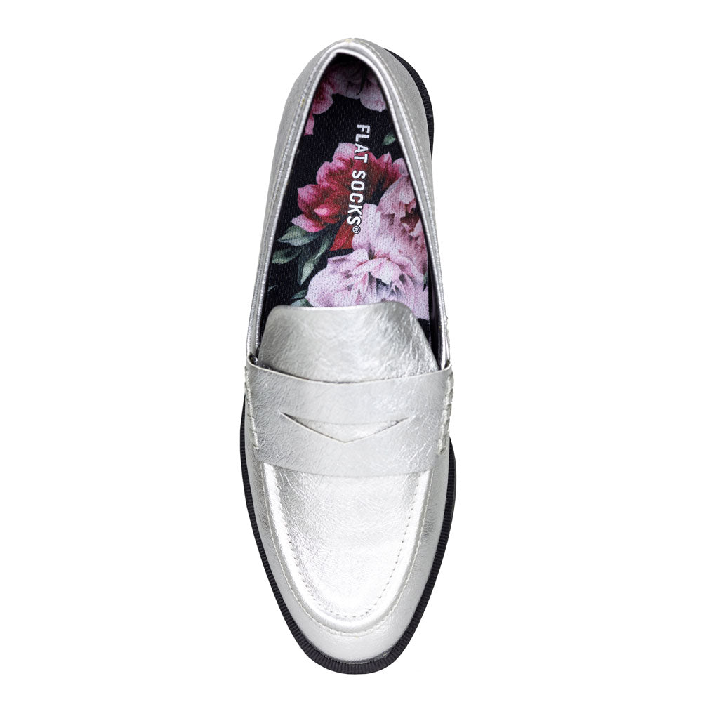 Small (up to Women's 11, Men's 10)